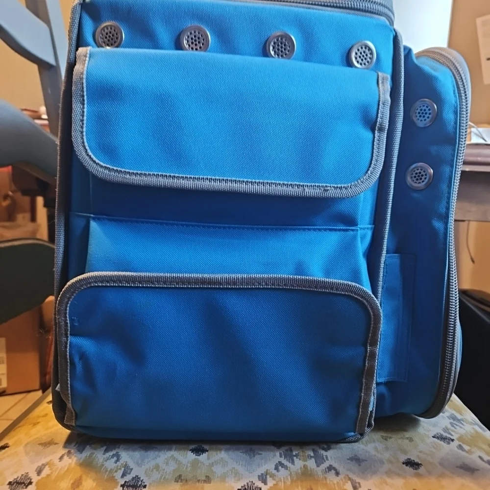 GO2 Blue Charging Devise Case